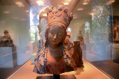 New York Cloisters 34 010 Glass Gallery - Bust of the Virgin - Czech 1390-95
